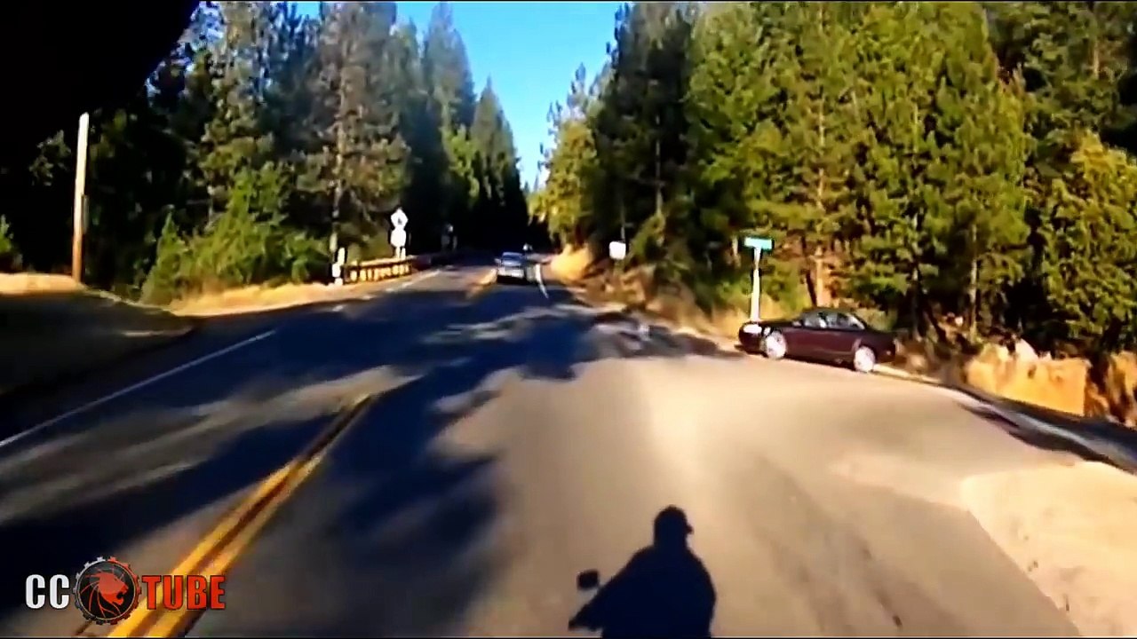 CLOSE CALLS COMPILATION 2017 (Motorcycle version)