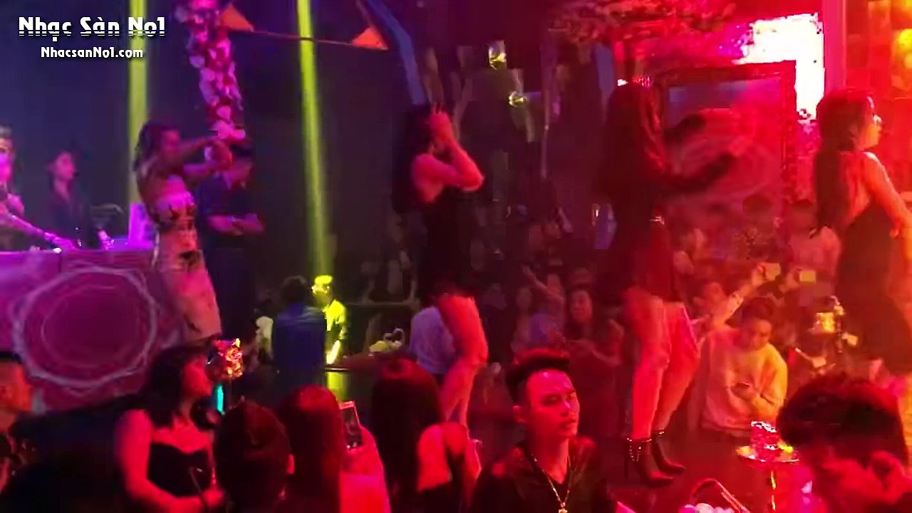 Nonstop Cực Mạnh 2018 - Nhạc Sàn Mới Nhất 2018 - Nhạc Gì Mà Hay Thế Nhắm Mắt Lại Và Bay Thôi - YouTube