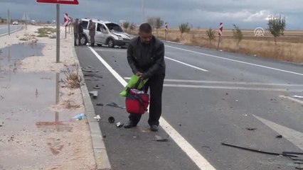 Hafif Ticari Araç Refüje Çarptı: 1 Ölü, 2 Yaralı