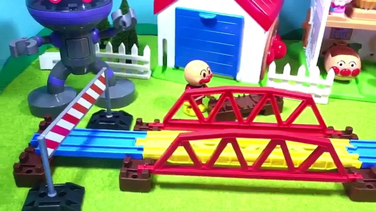 アンパンマン おもちゃ はたらくくるま トミカ 建設車両⭐人気のショベルカー ブルドーザー ユンボ ダンプカー ミキサー車 重機搬送車 トラックたちがパズルに挑戦♪のりものあつまれ！子供向け アニメ