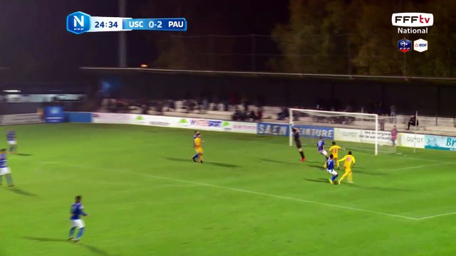 Coup franc directement dans les gants de l'USC