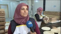 Türk Ekmeği Bazlamanın İnceliklerini Emektarı Kezban Ana Anlattı