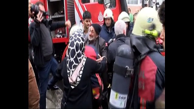 Ailesiyle tartışan genç, evi yaktı