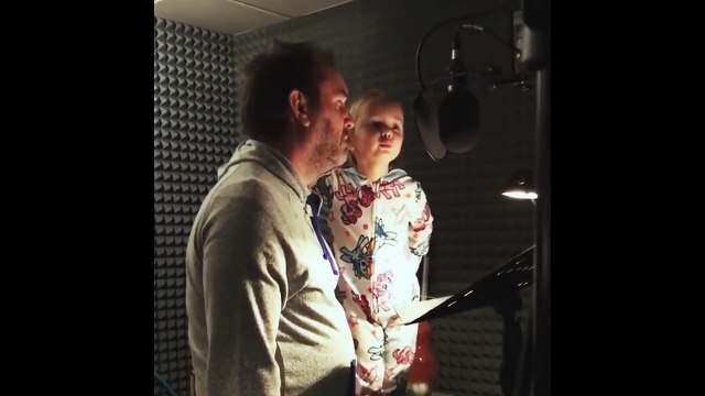 Cette fillette enregistre des insultes pour le dessin animé South Park