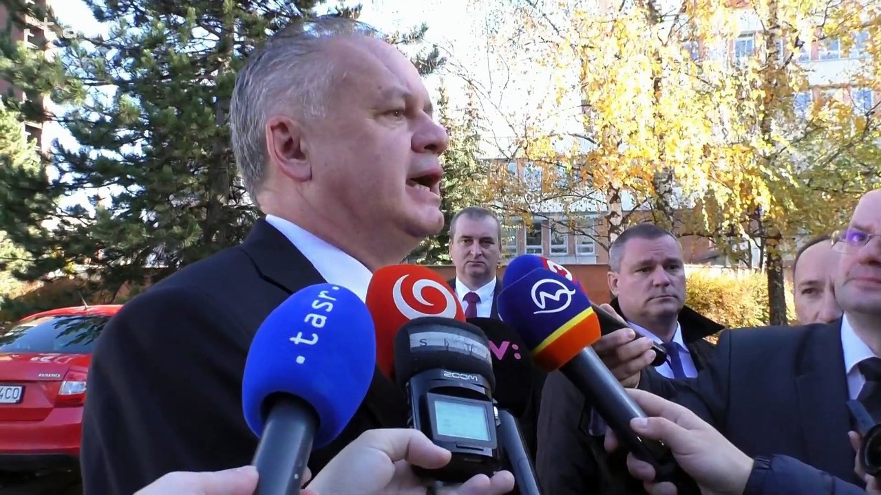 Prezident SR A. Kiska odovzdal svoj hlas doma v Poprade v spoločnosti manželky