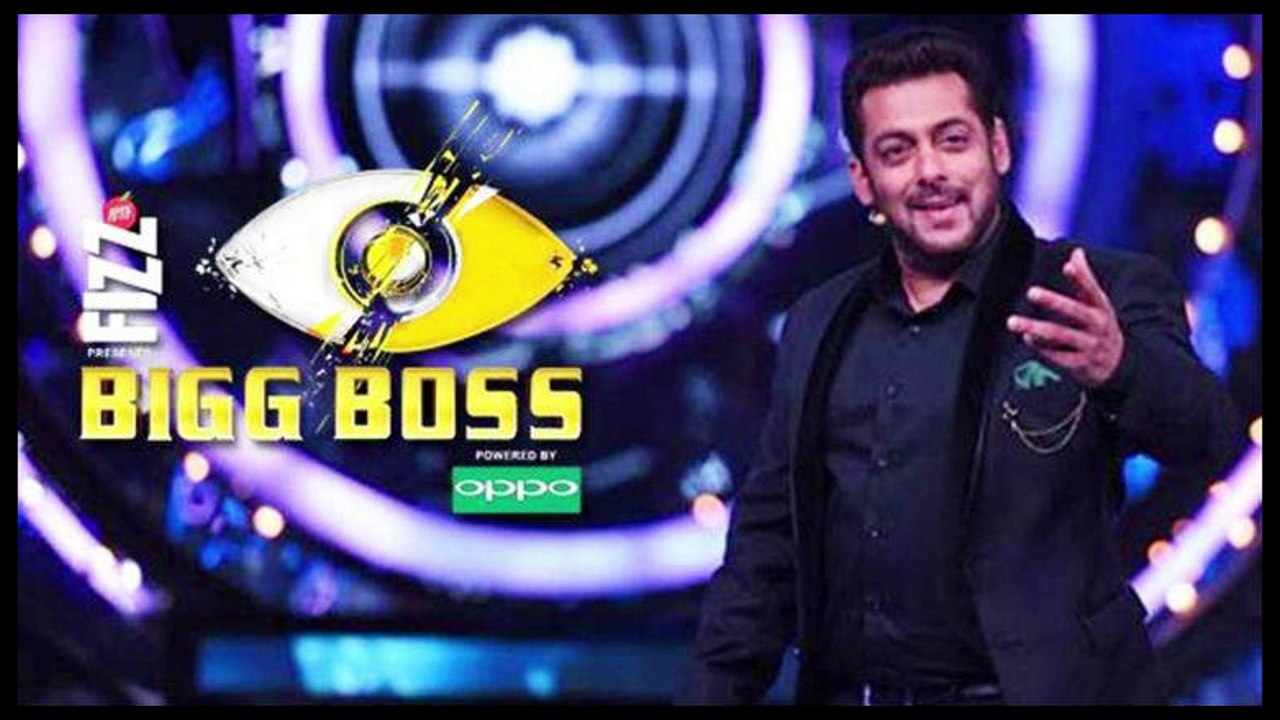 Bigg Boss 11 Watch: Arshi Khan Tries To Pull Off Akash Dadlani's Pants Inside Bigg House