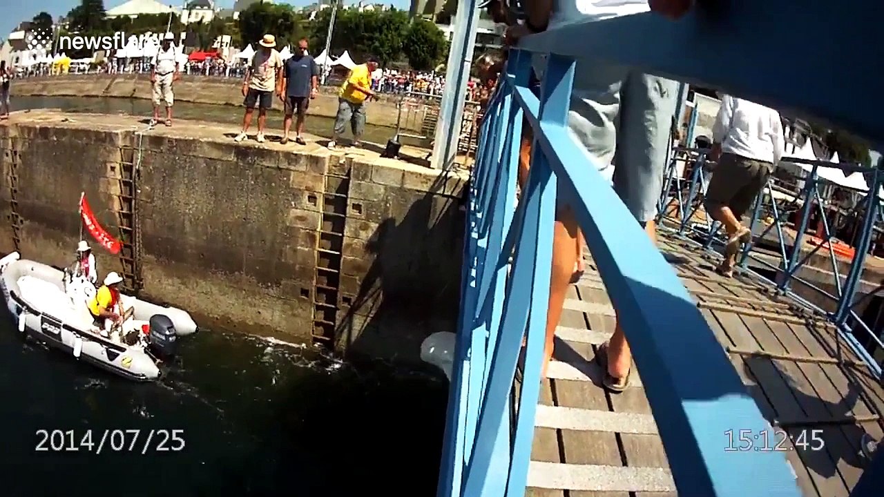 Sailboat crashes into bridge