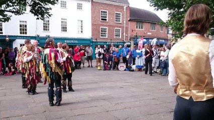 MORRIS DANCERS vid 19