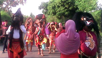 Kirab Seni Barong Tunas Muda - Live Area Padaan Japah Part 2