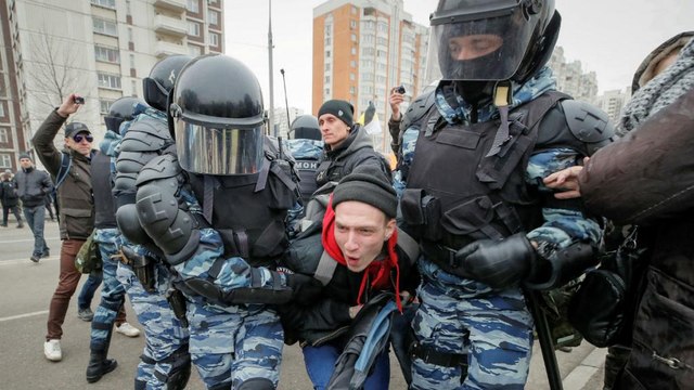 Decenas de ultranacionalistas detenidos en Moscú