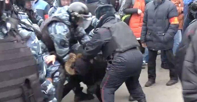 Nationalist Demonstrators Detained by Police in Moscow