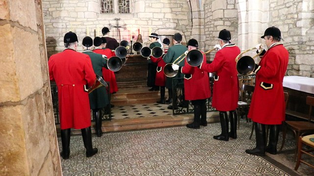 Sonneurs de trompe dans l'église de Brochon 3e partie