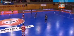 Adeptos do Benfica criam distúrbios e confrontos em jogo de Futsal