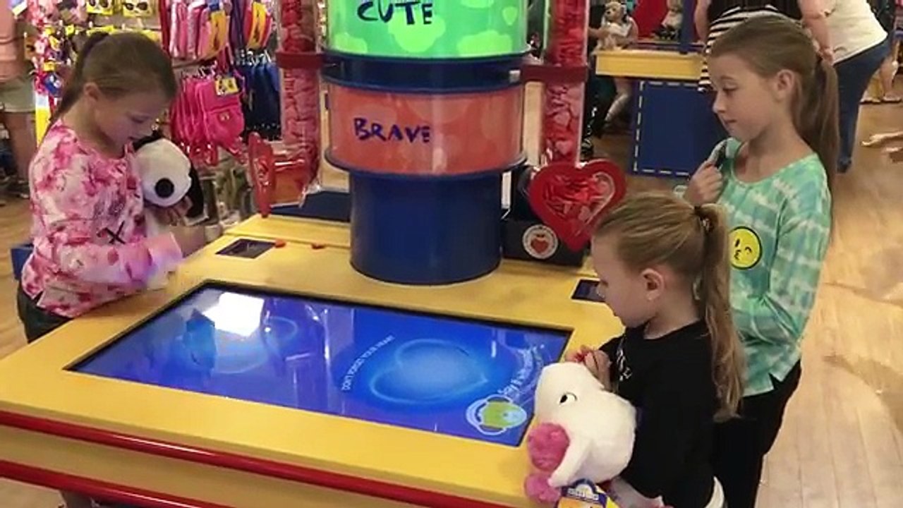 BUILD A BEAR | THE PEANUTS MOVIE COLLECTION!