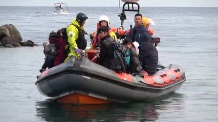 지중해 나흘간 난민 2천5백여 명 구조...30여 명 사망 / YTN