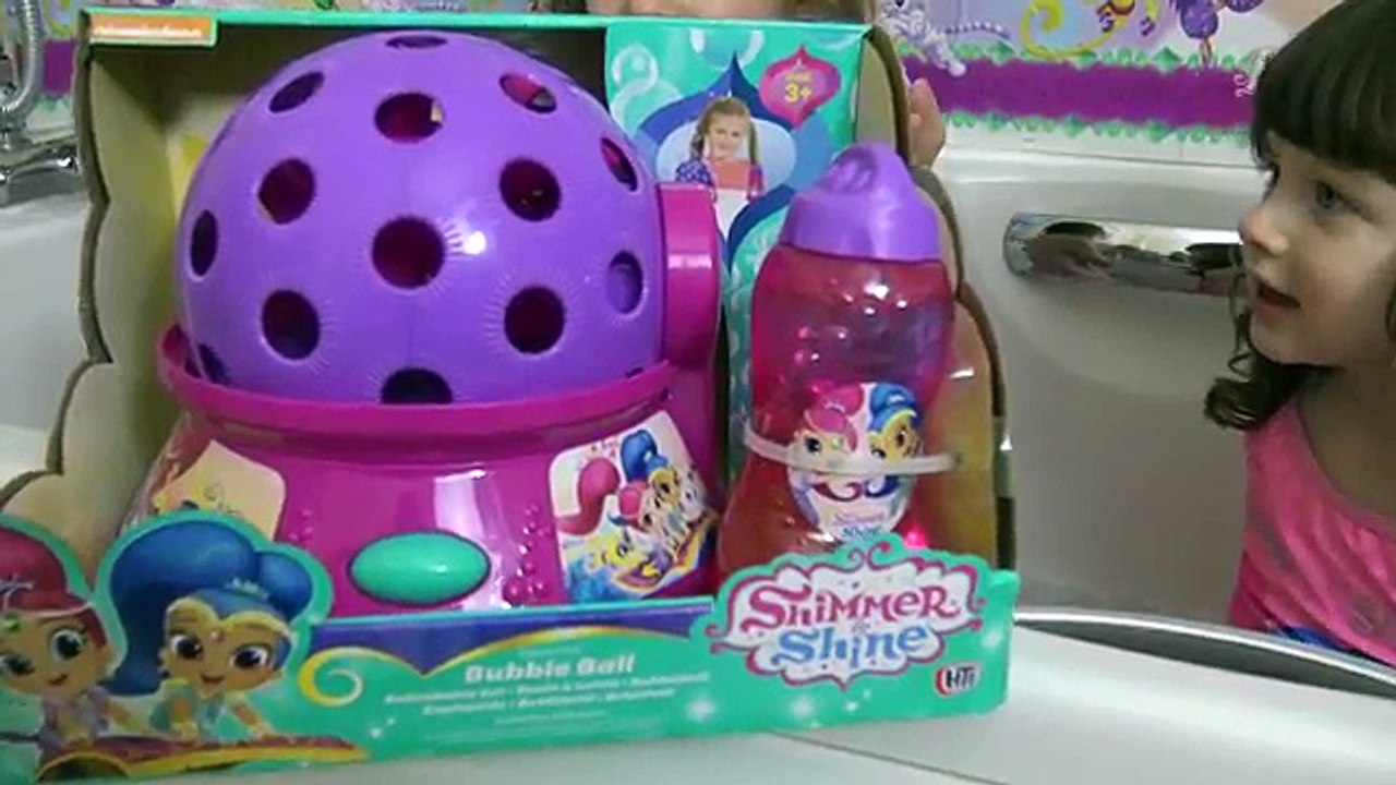 Shimmer and Shine made my Baby Sister Cry! Bath Time FUN Shimmer Shine | The Disney Toy Collector