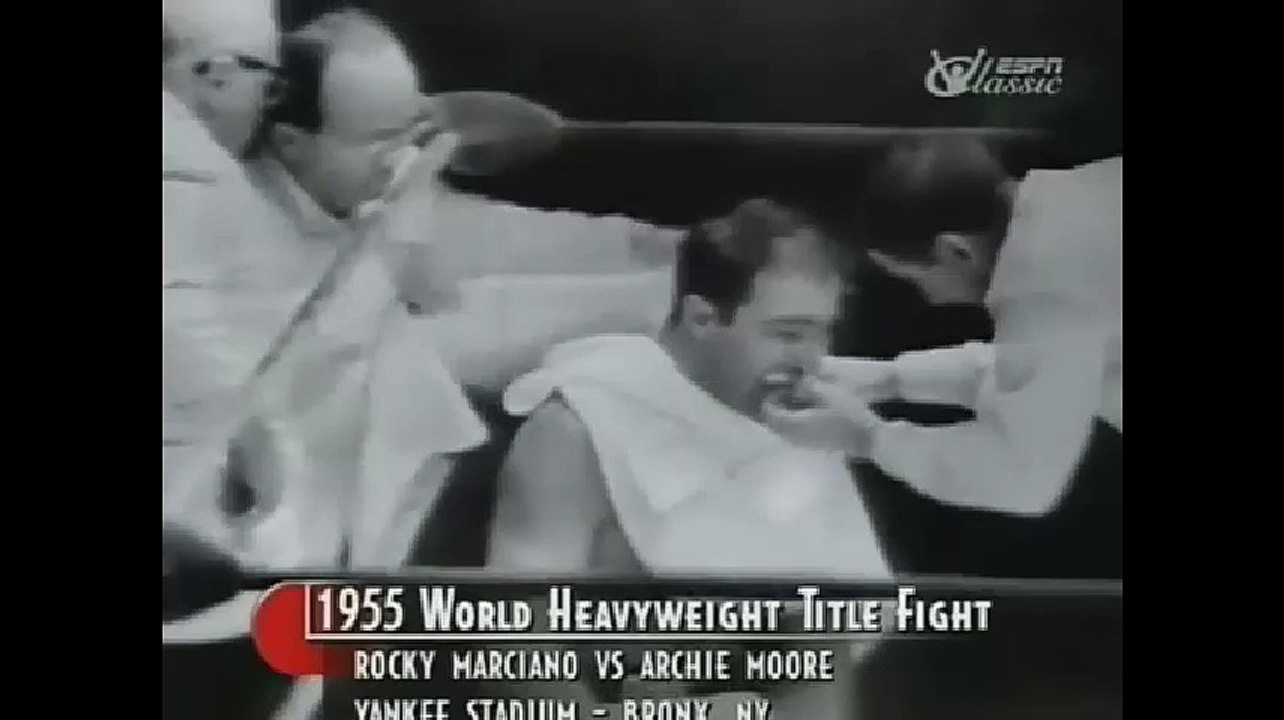 Rocky Marciano KO's Archie Moore