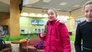 VLOG: 8 МАРТА | ШКОЛА | Зверопой и поздравления ОДНОКЛАССНИКОВ!