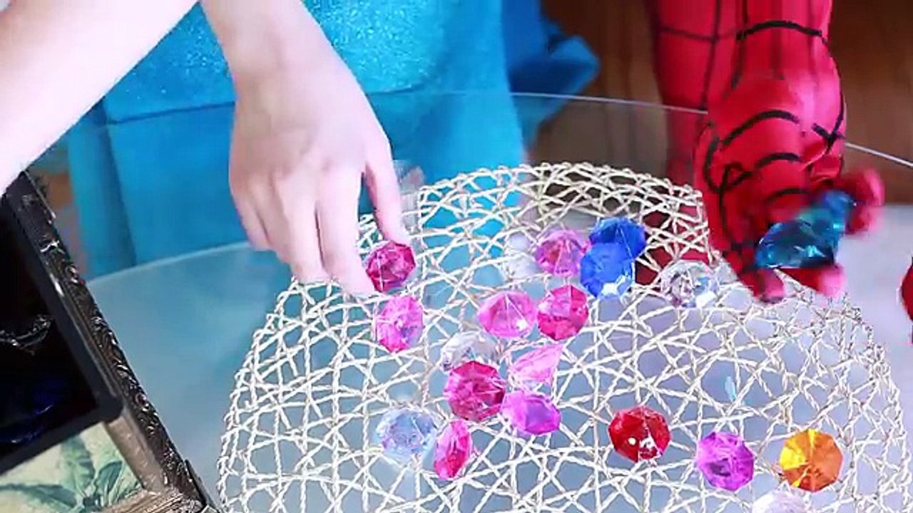 Spiderman Loses his COSTUME! PRANK w/ Joker Pink Spidergirl frozen Elsa, Hulk Maleficent Funny