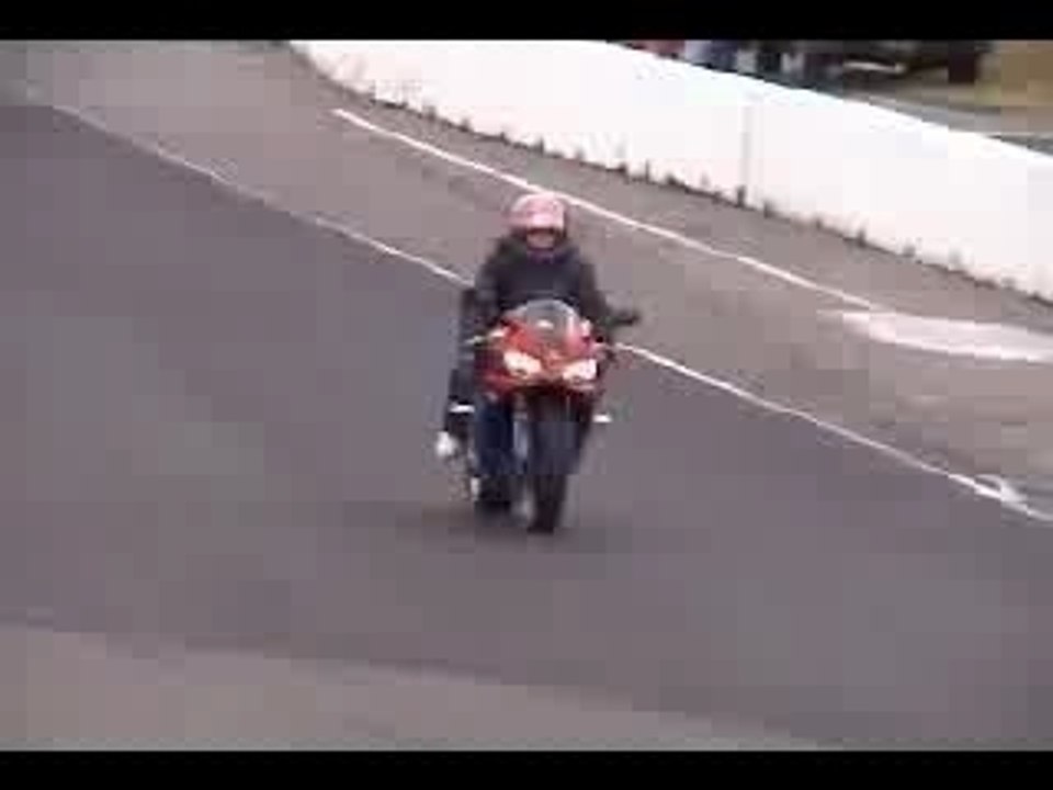 Femme a moto résultat
