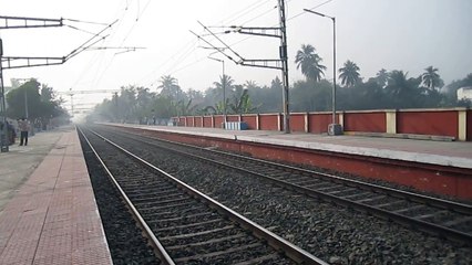 Winter Morning Rage-MGS WAP-4 ICF Poorva Express 110 KMPH- Jan' 2011
