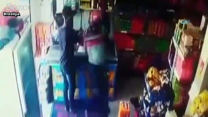 Market sahibini başından vurdular