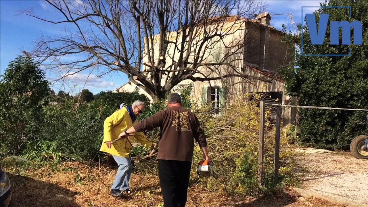 Dégâts après le passage d'une possible trombe marine à Hyères