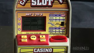 Radio Shack Slot Machine (1995) - jednoręki bandyta i skarbonka