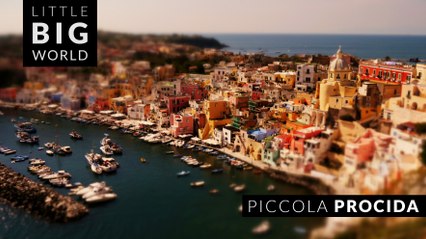 Piccola Procida (4k-Timelapse-Tiltshift-Aerial)