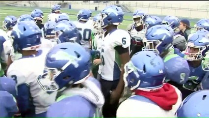 Missouri High School Student Doesn`t Let Brain Damage Keep Him from Helping Football Team