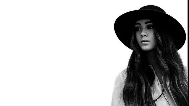 Miley Cyrus - Wrecking Ball (Cover by Jasmine Thompson)(Lyrics)