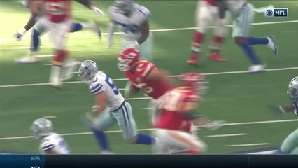 Andy Reid shows off playbook, gives Tyreek Hill a nifty reverse