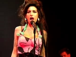 Amy Winehouse Paris Oct. 2007 "Rehab"