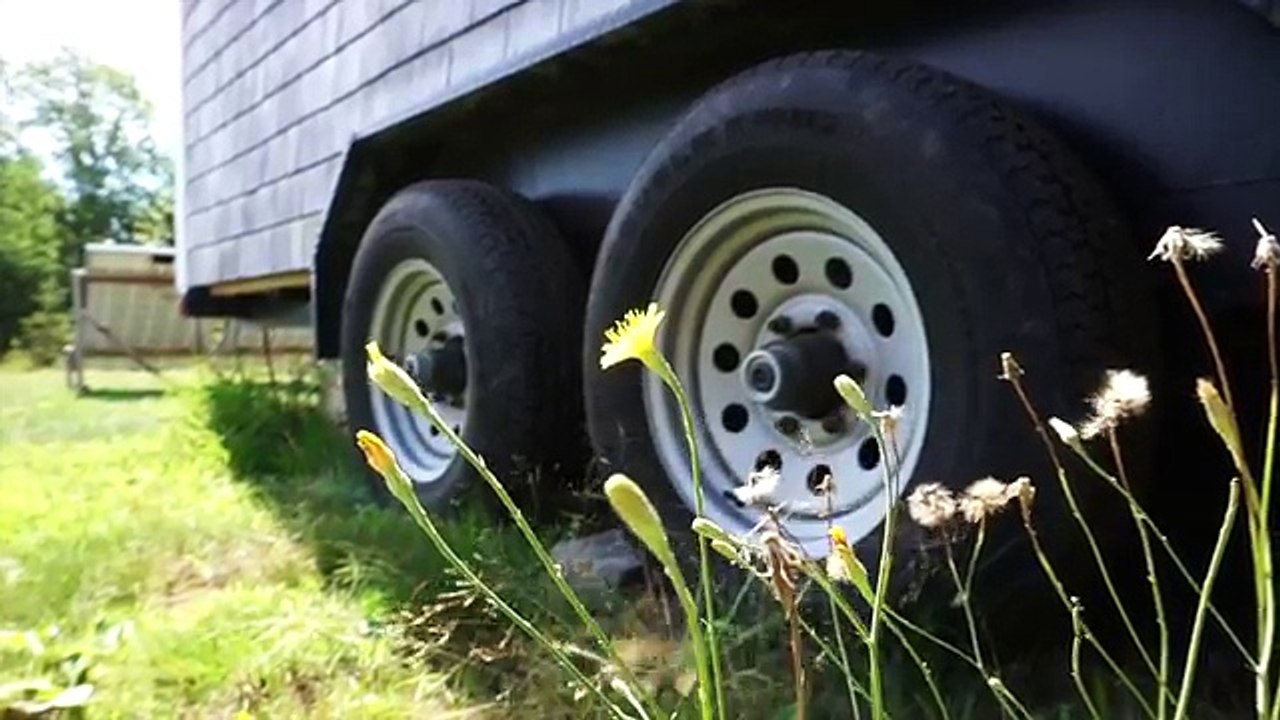 Woman Spends 3 Years Living in a Modern, Off Grid Tiny House