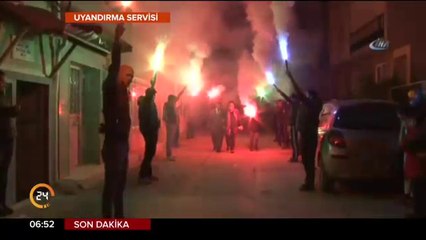 Down sendromlu gence düğün gibi doğum günü kutlaması yapıldı
