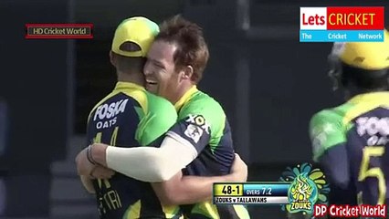 Daniel Vettori Takes a One Handed Blinder