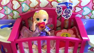 ☘️ Baby Alive Snackin Lilly Eats Green Food that Skye Prepared in Her Kitchen & Makes a Huge Mess!