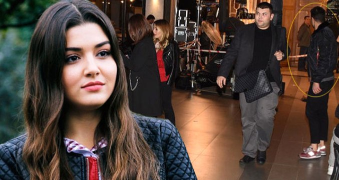 Hande Erçel'in Yeni Aşkı 2 Kızla Birden Yakalandı