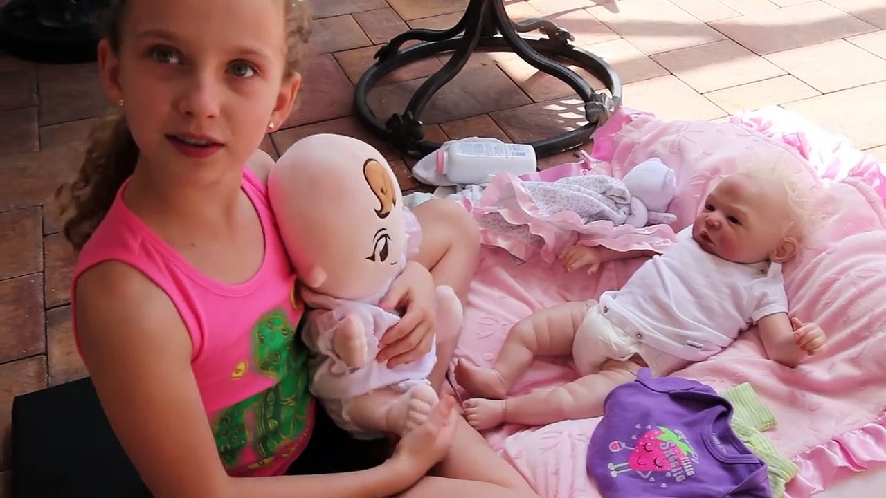 Julia changing London outside!