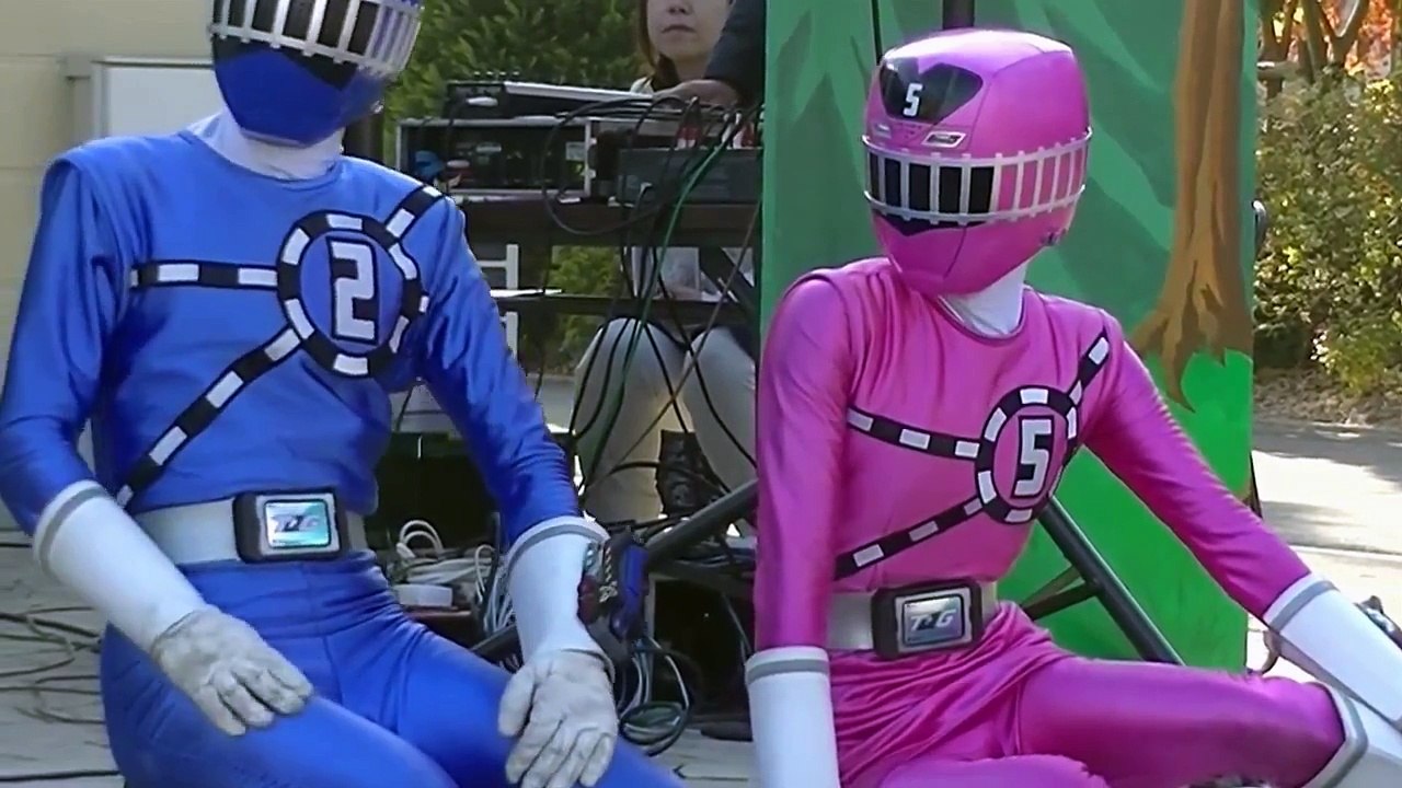 Siêu nhân thần kiếm || 5 anh em siêu nhân thần kiếm trình diễn võ thuật đối đầu với siêu q