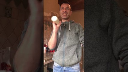 Faire du beurre en secouant de la crème fraiche