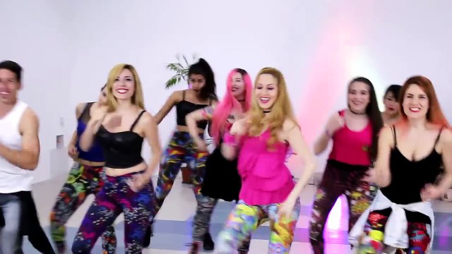 DESAFIO DE BAILE CON ADEXE & NAU | A bailar con Maga (Sólo Amigos - Andas en mi Cabeza)