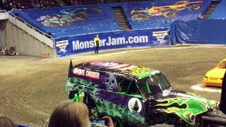 MONSTER JAM Vancouver TRIPLE THREAT SERIES Review & Toy Shopping