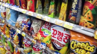 韓国のコンビニ　わいのおすすめお菓子たべる