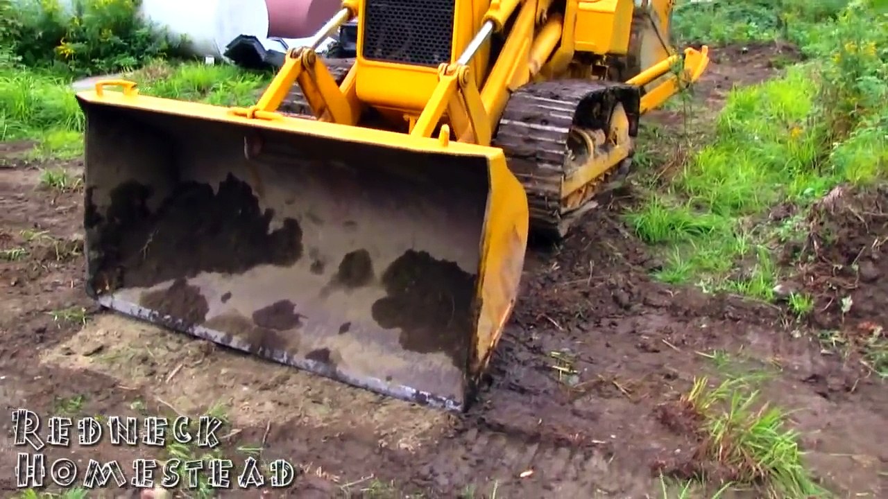 John Deere 450 Crawler Loader / Backhoe Review