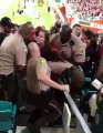 Une femme ivre frappe un policier (Miami)