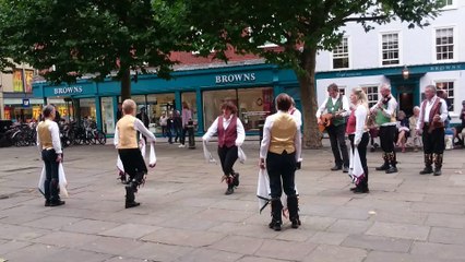 MORRIS DANCERS vid 28