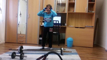 6 Year old Boy does 50 Squats (06.11.2017 - Emran Ibrahim)