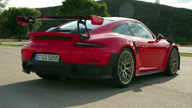Porsche 911 GT2 RS in Guards Red Design