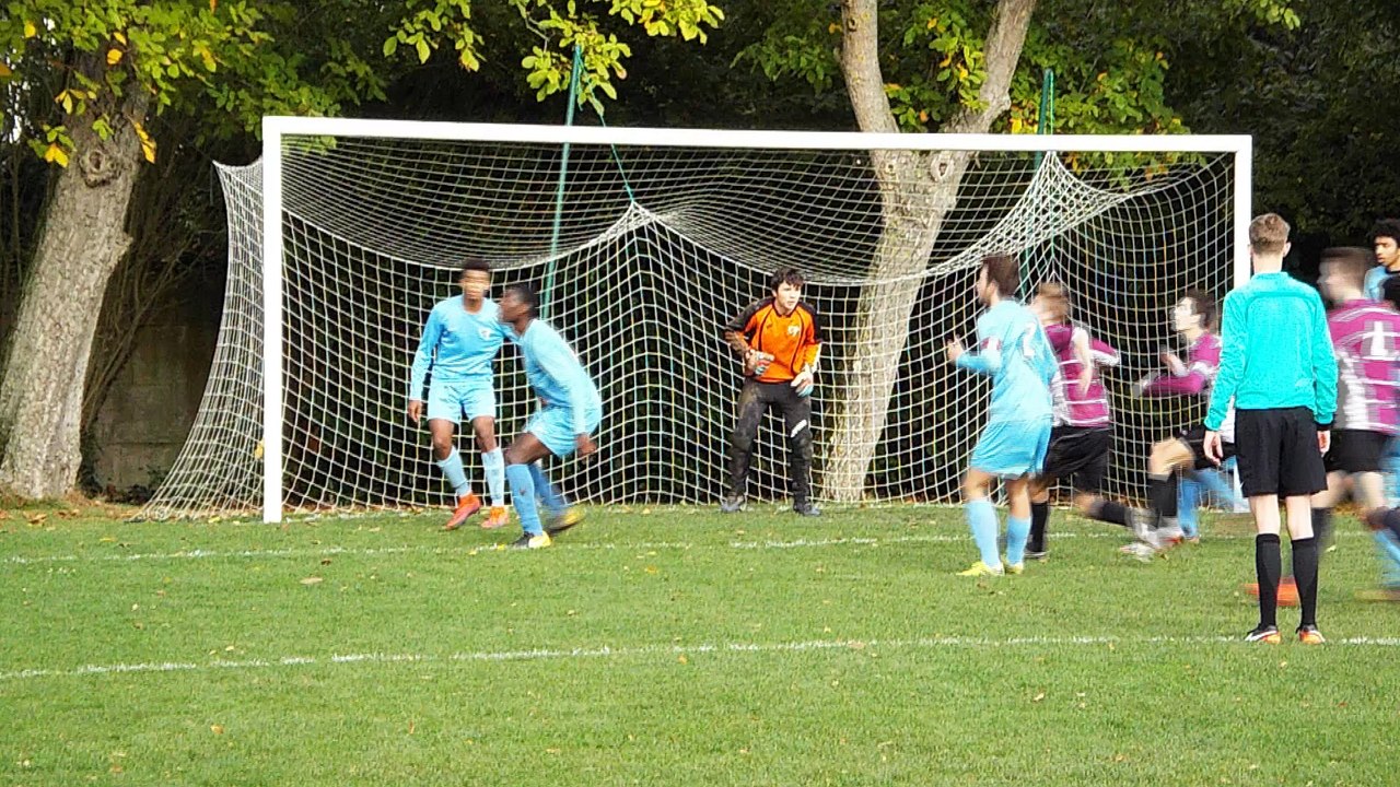 Championnat U17 préligue. LAMBERSART-HELLEMMES :  4 - 2